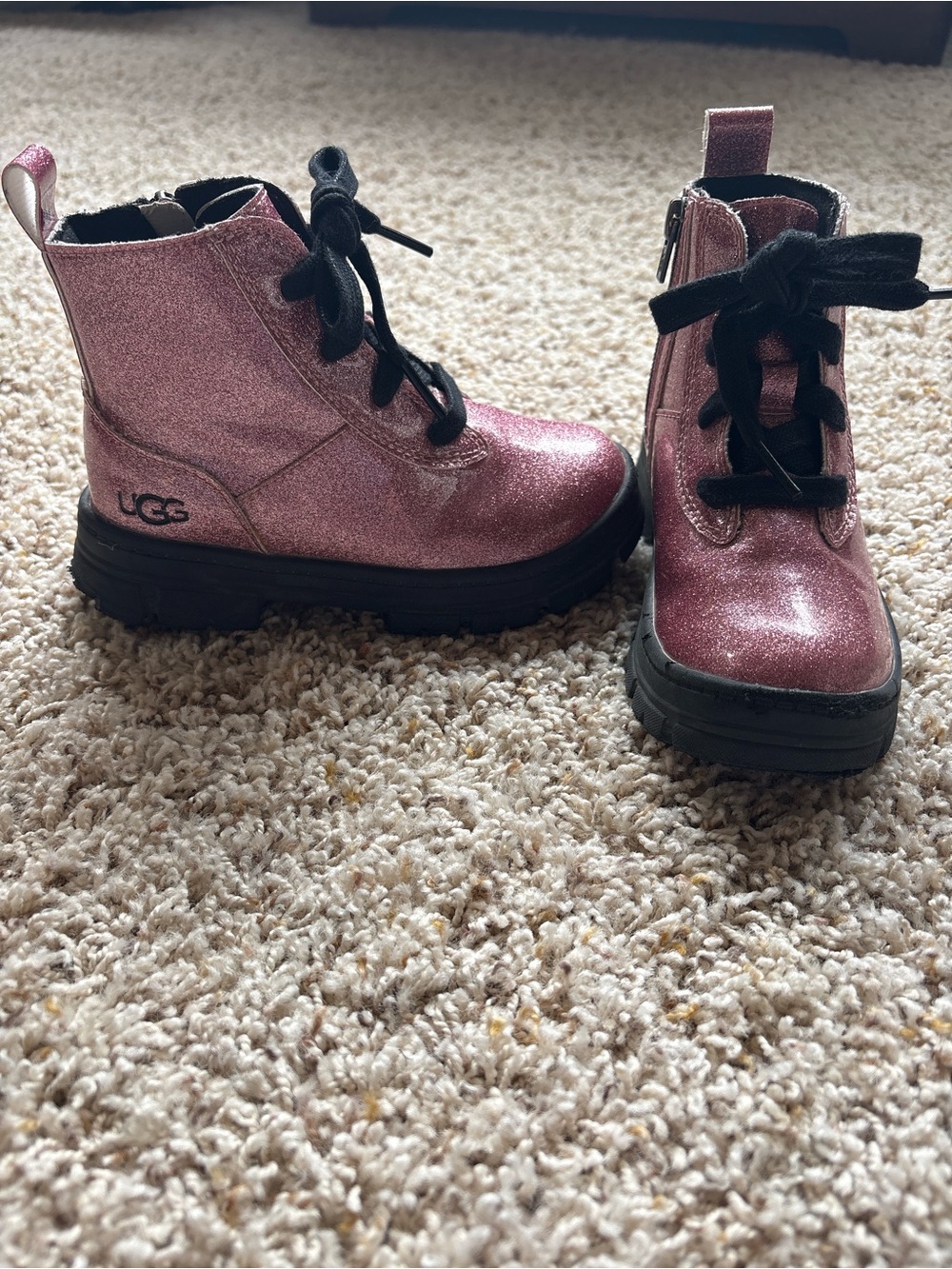 UGG Ashton Lace  pink Glitter Ankle Boot